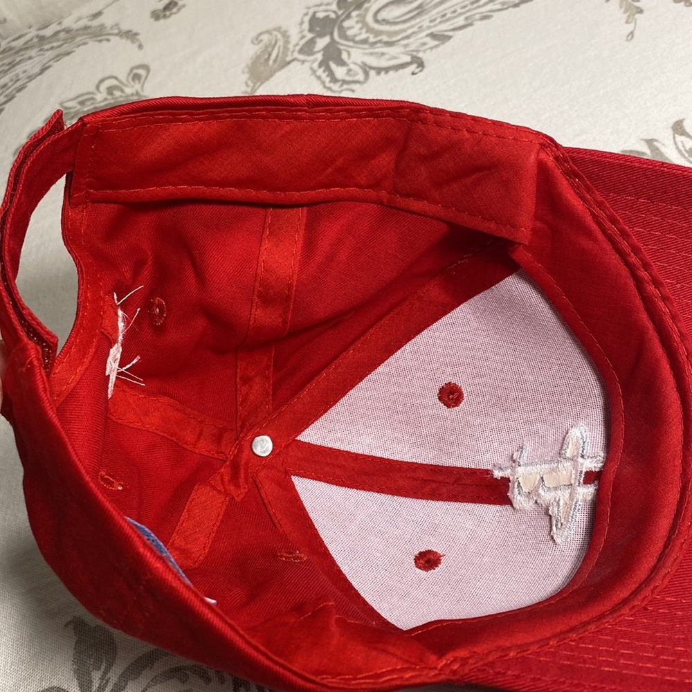 HOUSTON ROCKETS‎ TOYOTA
RED BALL CAP. Adjustable - Picture 7 of 7